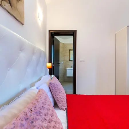 Vila Modern Luna With Pool And Bbq Near Rovinj