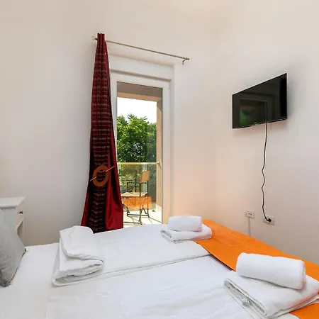 Modern Luna With Pool And Bbq Near Rovinj Vila *