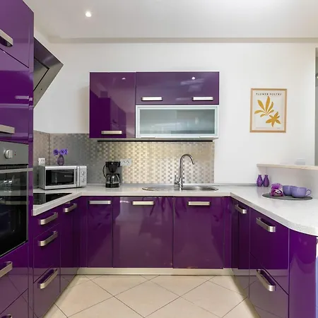 Modern Luna With Pool And Bbq Near Rovinj *