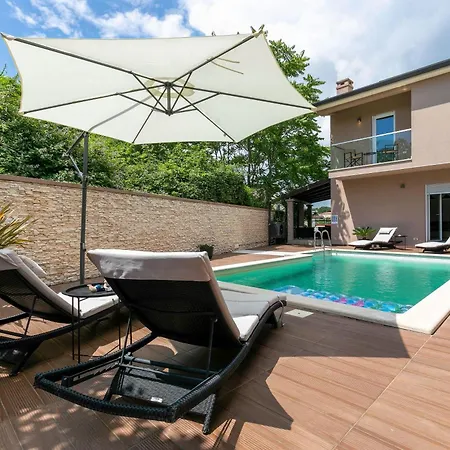 Vila Modern Luna With Pool And Bbq Near Rovinj
