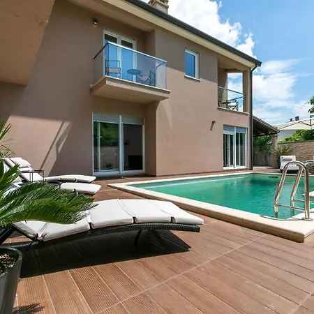Vila Modern Luna With Pool And Bbq Near Rovinj
