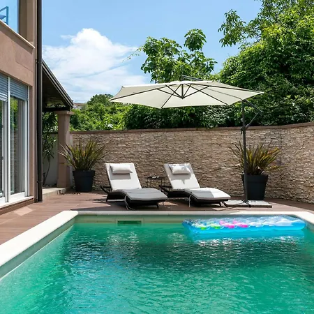 Modern Luna With Pool And Bbq Near Rovinj
